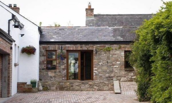 Belfast Cottage | A Family & Pet friendly cottage set in rural surroundings