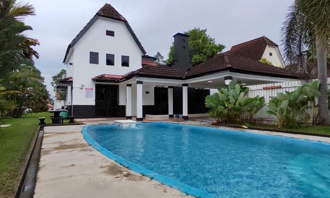 Alor Gajah Villa | A'Famosa Private Pool Villa