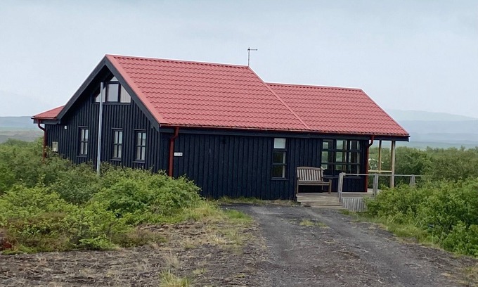 Borgarnes House | A fantastic location with a great mountain view