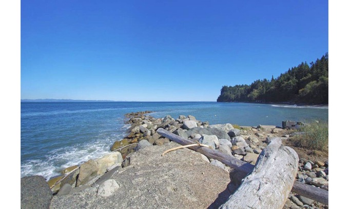 Port Angeles RV Rental | A-frame Beach Shack at T14 | 1 Bed, 1 Bath