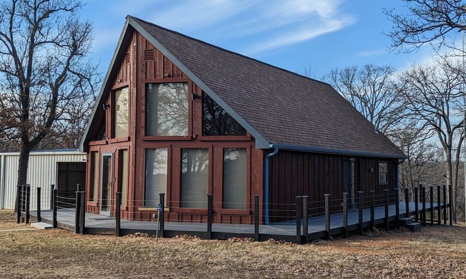 Kingston Cottage | A Frame Cottage on 3 Acres at Beautiful Lake Texoma