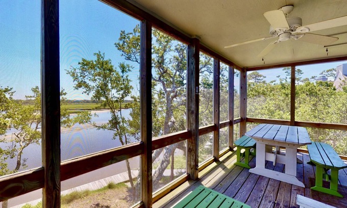 Bald Head Island Condo | A Golden Retreat -Timbercreek Upper Unit, Dog Friendly, Pool, Kayaks, Marsh/BHI Creek, BHI Club+Golf
