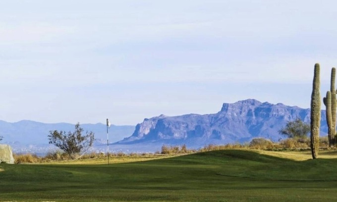 San Tan Valley House | A Golfers Get Away at Johnson Ranch