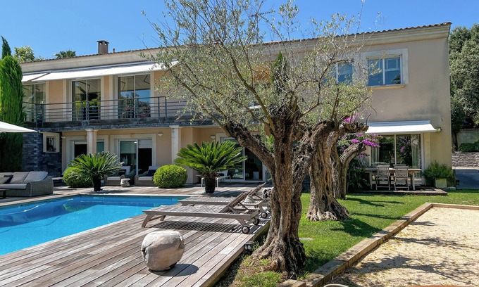 Sussargues House | A haven of peace between sea & mountains, 25min from Montpellier & the beaches.