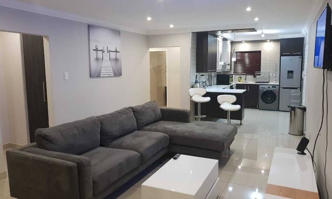 Greater Johannesburg Metropolitan Area Apartment | A Home of Luxury, Peace and Comfort