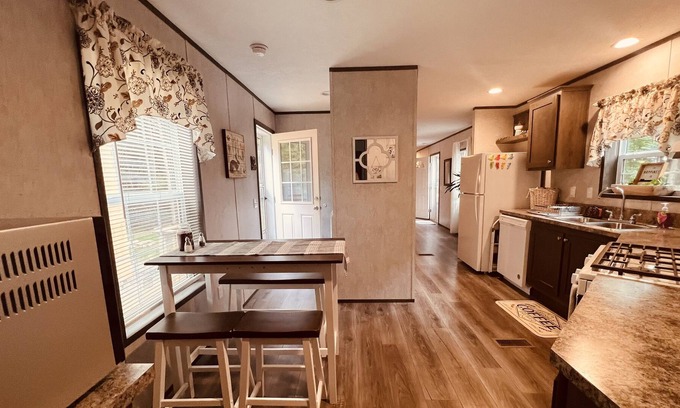 Middle Grove House | A home retreat in the mountain of Middle Grove, NY just 20 mins from Saratoga
