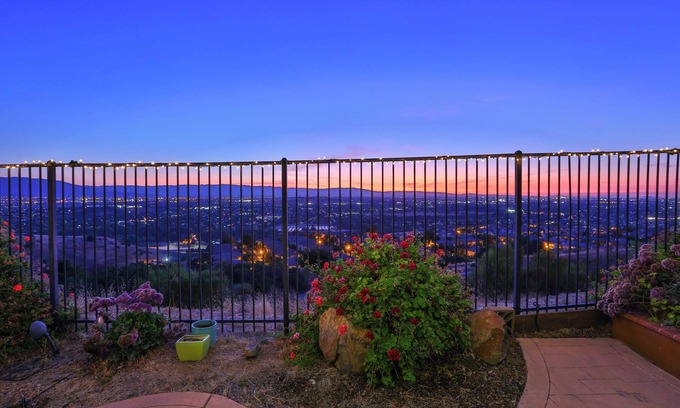 Silver Creek House | A House With Amazing Full View of City Lights