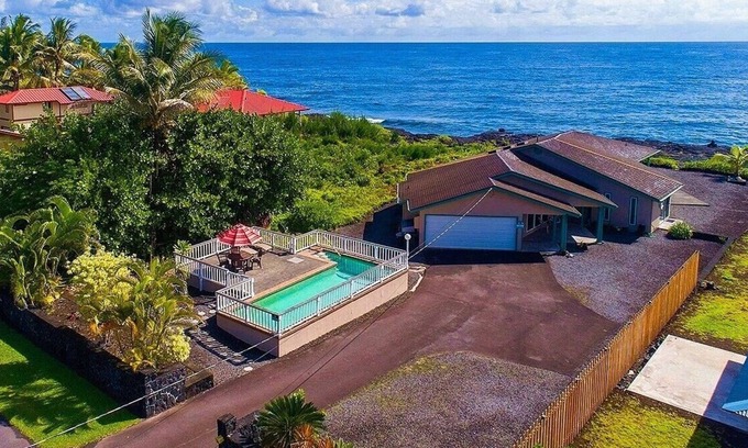Keaau House | A Large Oceanfront House w/Private Pool