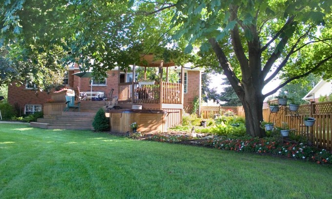 Niagara-on-the-Lake Bed & Breakfast | A Li'l Bit of Eden