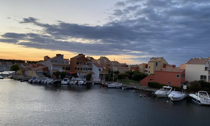 Le Barcares Apartment | A little corner of paradise overlooking the marine lake Le Barcares