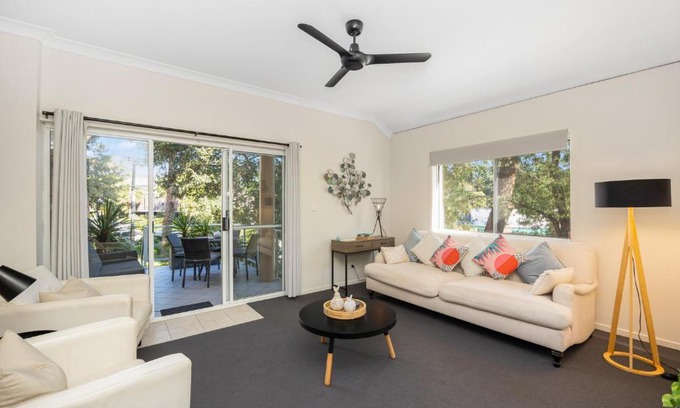 Mollymook Beach Apartment | A Little Jewel By The Sea