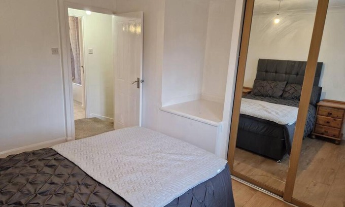 Colchester Apartment | A lovely and cosy 2 bedroom house