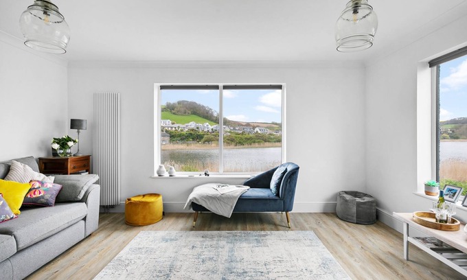 Torcross Cottage | A lovely cottage for couples in the pretty south Devon village of Torcross, South Hams with stunning