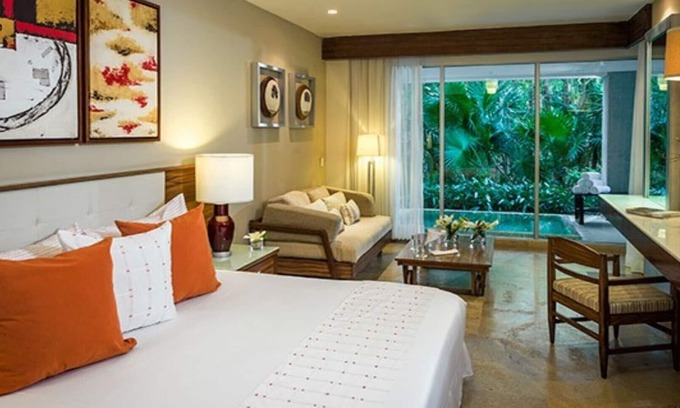 Villa Juarez Apartment | A Luxurious, Blissful 5-Star 1 Bedroom Suite w/a Large Balcony and Ensuite Pool