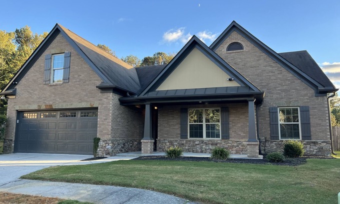 Lawrenceville House | A Luxurious, Newly Renovated Ranch (2012 sqft)