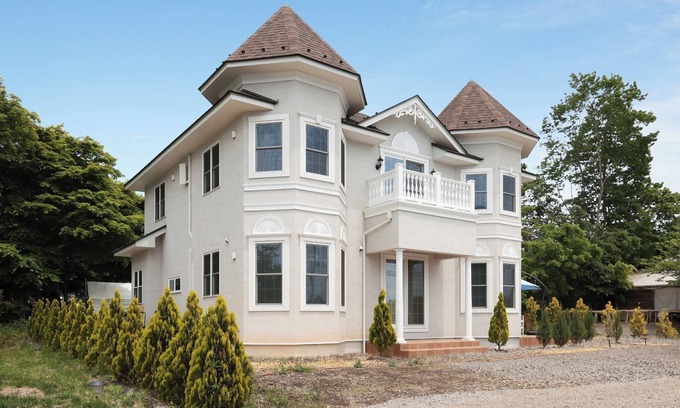 Oiwake House | A luxurious villa designed in Queen Anne style/Kitasakugun Nagano