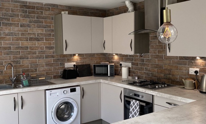 Taunton Cottage | A luxury boutique lodge within walking distance of Taunton town centre.