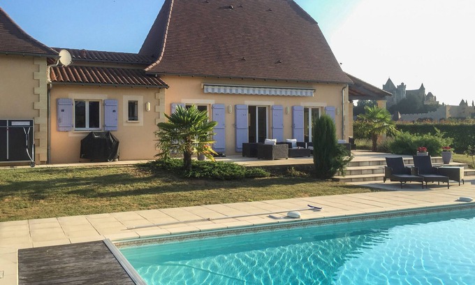 Domme House | A magnificent, modern villa offering high quality accommodation for up to 8