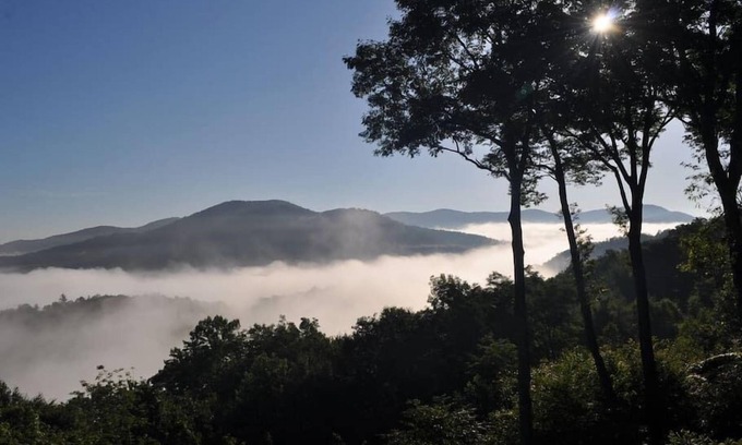 Burnsville Ski Chalet | A Million Dollar View Above the Clouds