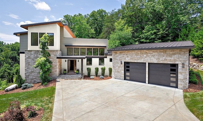 Alexander House | A Modern Mountain Retreat, 20 Minutes To Asheville