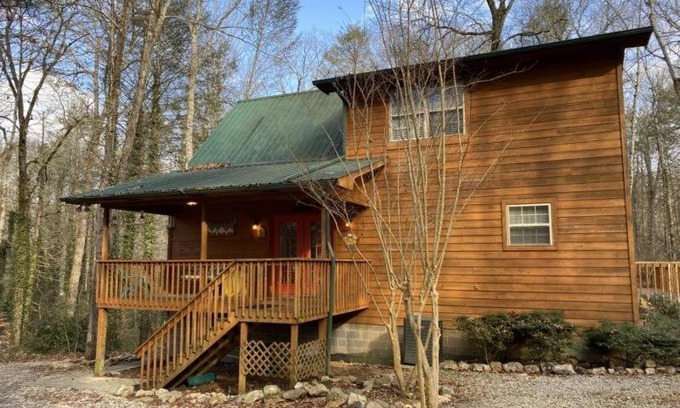Cosby House | A Nature's Delight - 3 Bedrooms, 2 Baths, Sleeps 6 cabin