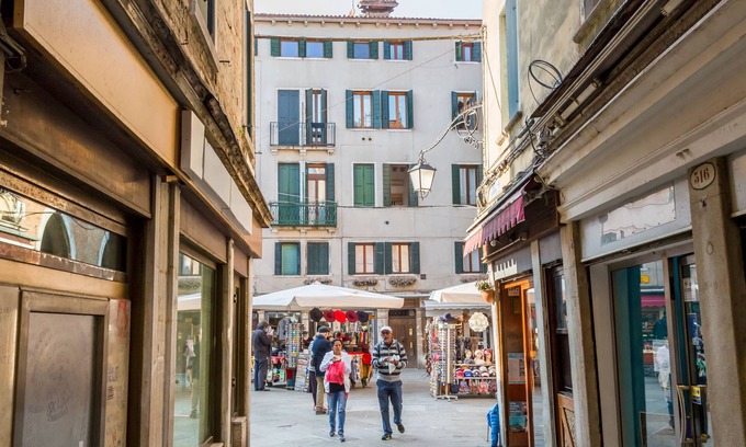 San Polo Apartment | A nice home that gives you the feeling of the soul of Venice