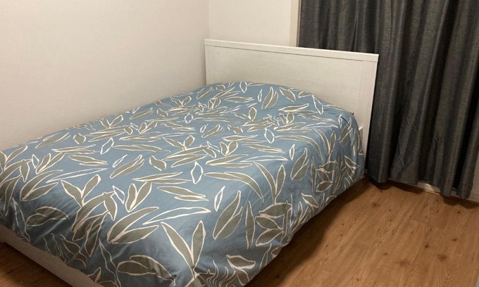 Findon House | A Nice Room close to Shopping Centre