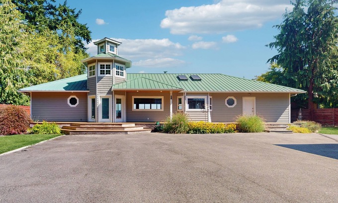 Camano Island House | A panoramic Pacific Northwest retreat with unforgettable views