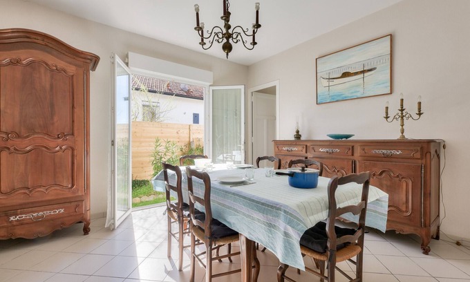 Andernos-les-Bains Ski Chalet | A peaceful stopover for 4 in Andernos-les-Bains