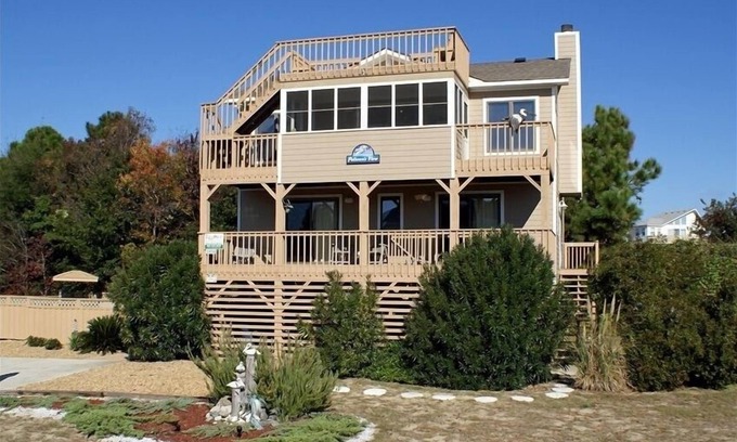 Duck House | A Pelican's View - Pool/Tiki bar/Comfort/Style - in Town of Duck