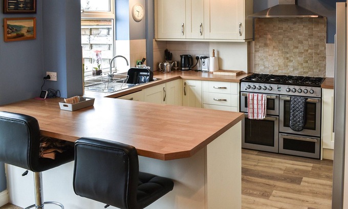 Rawcliffe Cottage | A perfect base for families, friends and couples to relax in after exploring this magical city.