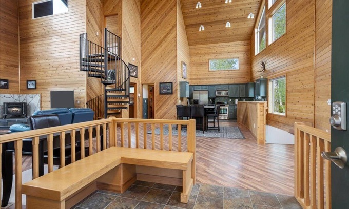 Wasilla House | A Pilots Retreat
