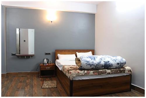 Darjeeling Hotel | A PREMIUM HOTEL PITSTOP Near Railway Station #Restaurant #Free Wi-fi #Room Service & Prime Location -Best Seller Hotel In Darjeeling