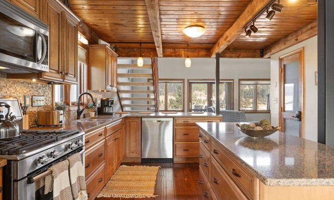 Sturgis Cabin | A private, breath-taking cabin experience you won't forget!