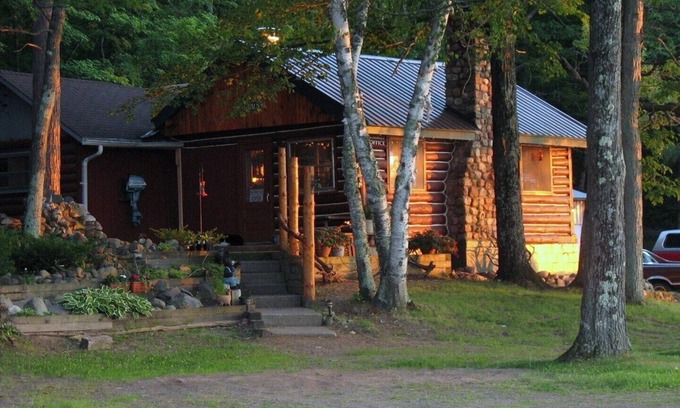 Hayward Resort | A Quaint Callahan Lake Cabin