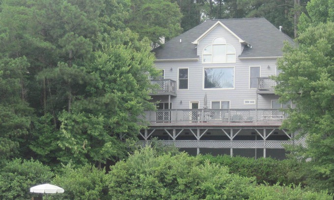 Waleska House | A quiet lakefront hideaway, great for families & friends. Best view on the lake!