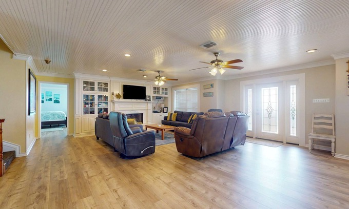 Crystal Beach House | A Sea Glass Estate: 9 BR, 5 BA House in Crystal Beach, Sleeps 34