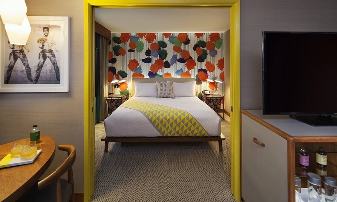 Venice Hotel | A Short Drive from Santa Monica Place! 2 Relaxing Suites, Pool, Bike Rental!