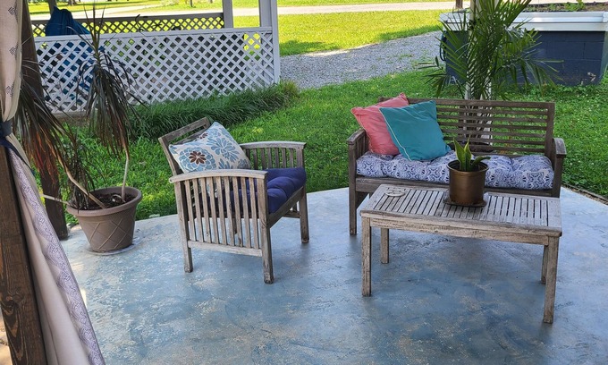 Ten Mile Cottage | A slice of heaven,3 br cottage with boat dock,where you can fish,read,swim,relax