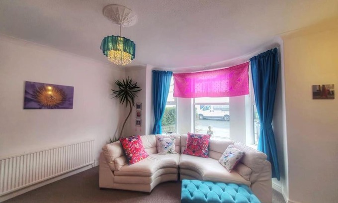 West Kirby Apartment | A spacious 1 bedroom Victorian apartment.