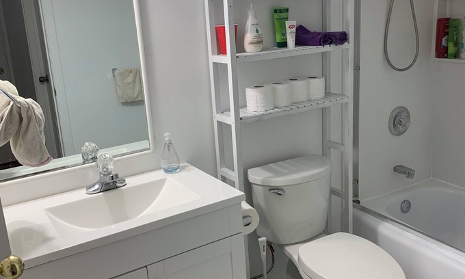 Vancouver South House | A special deal ending soon, only $99 a night!