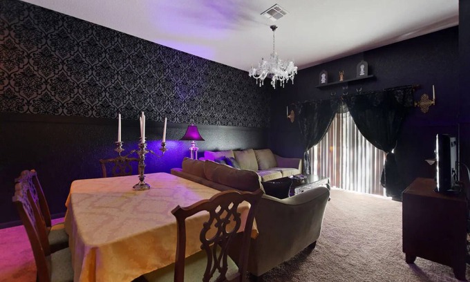 Bahama Bay Resort | A Spooktacular Haunted Mansion.