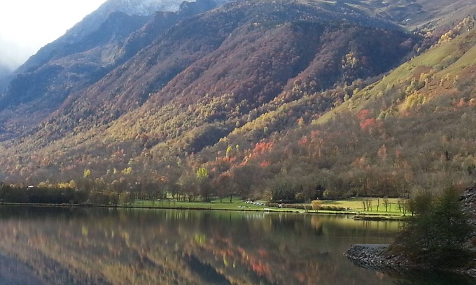 Peyragudes Apartment | A stay by the lake .