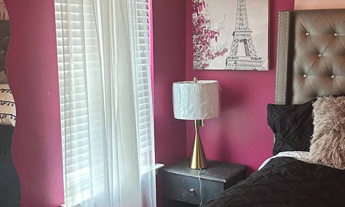 Ellenwood House | A Stay in Paris Luxury Room