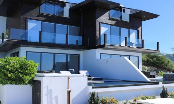 Fryes Beach Villa | A stunning 3 bedroom villa located in the exclusive Tamarind Hills a very short walk to the beach