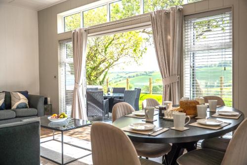 Totnes Cabin | A Stylish Retreat Set In A Scenic Country Club