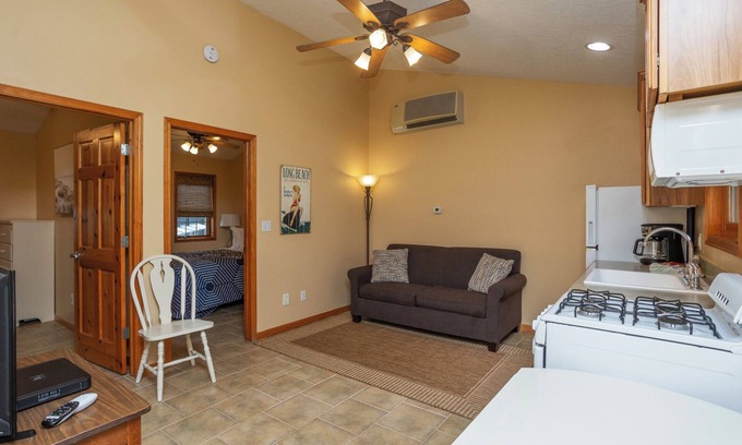 Michigan City Hotel | A Suite Place .5 mi from Beach