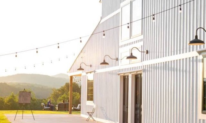 Mount Airy Other | A Suite with a View and Wine