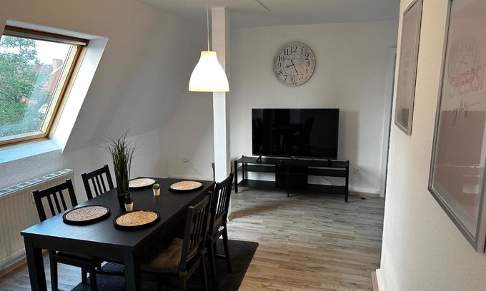 Buer Apartment | A&V Apartments Schöne Dachgeschoss Wohnung Apt Sterne