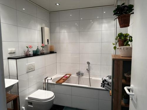 Laar Apartment | A&V Apartments Wunderschöne Rheinblick Wohnung zum entspannen Apt Ela